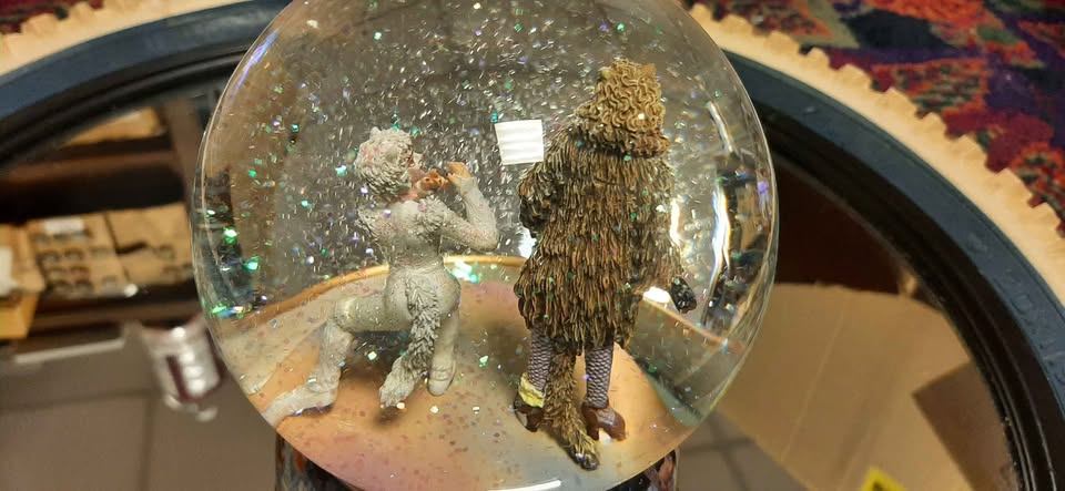 1981 CATS Broadway snow globe music box - photo 3