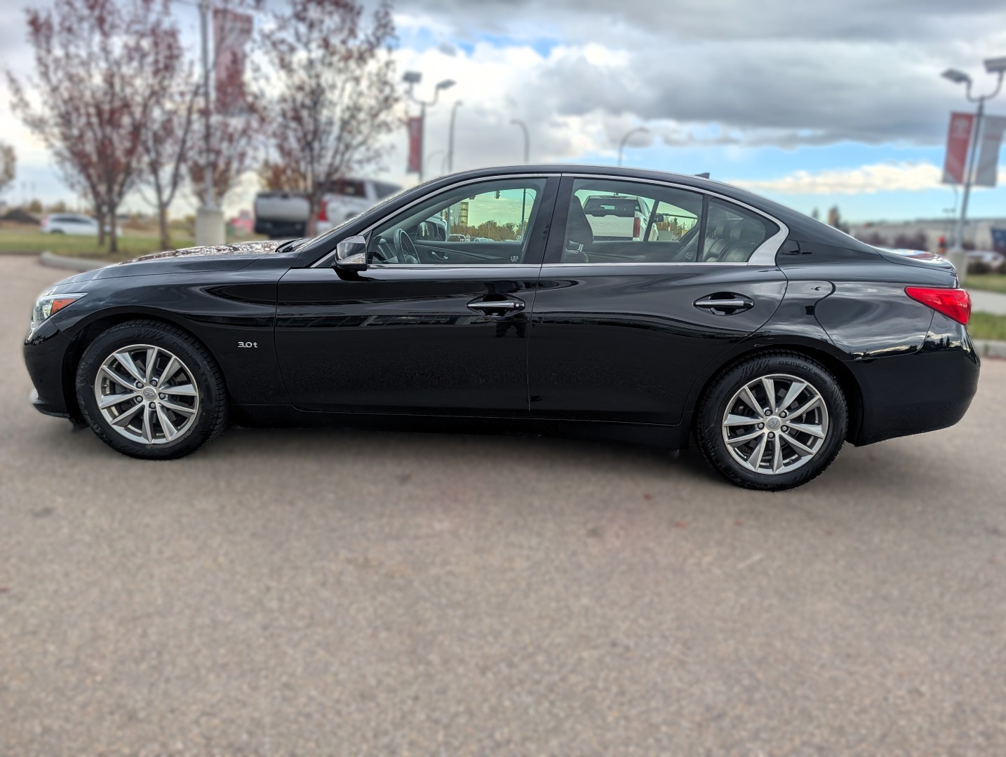 2017 Infiniti Q50 - photo 3