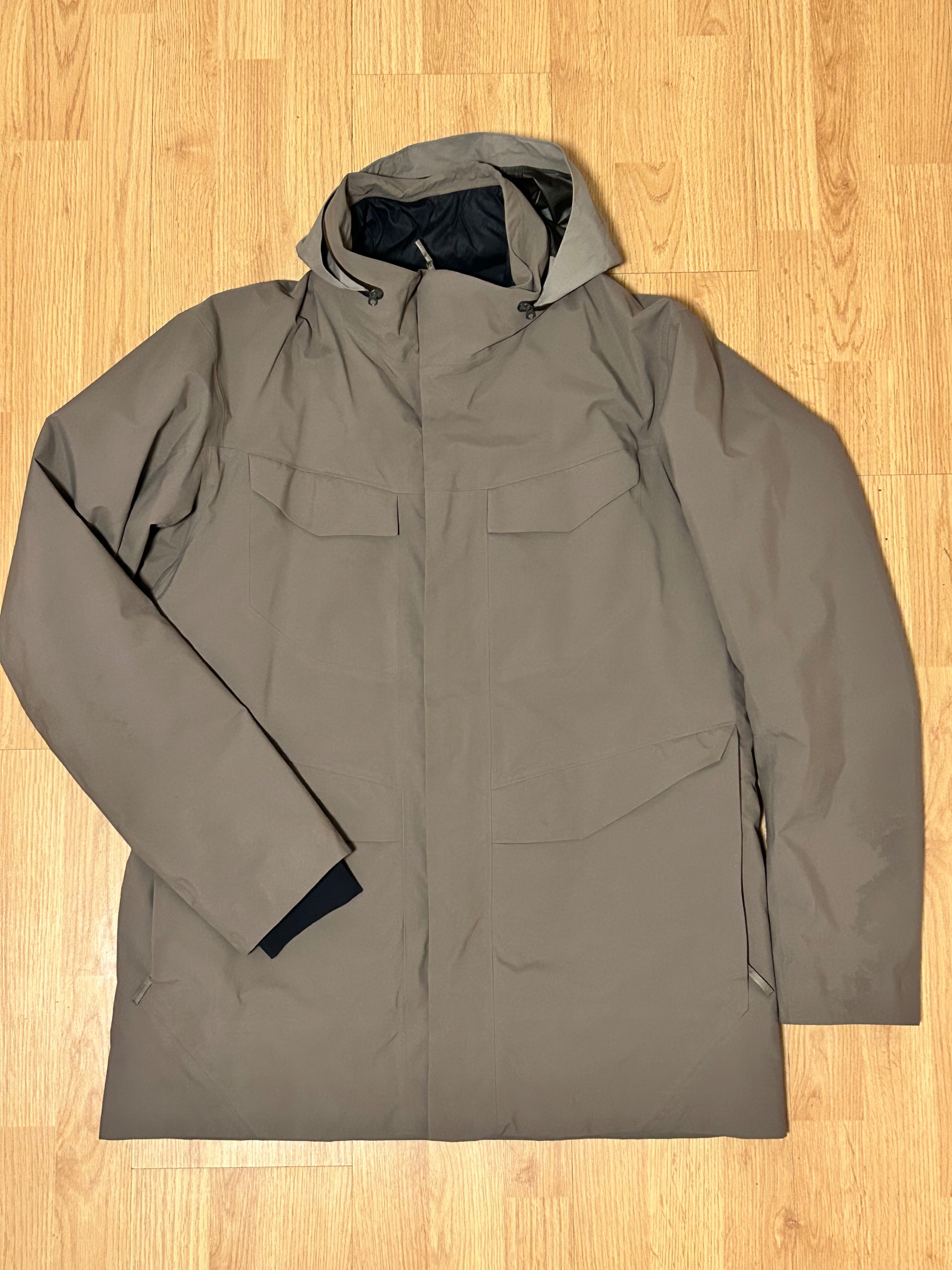 ARC'TERYX VEILANCE FIELD JACKET GORE-TEX (mens large)