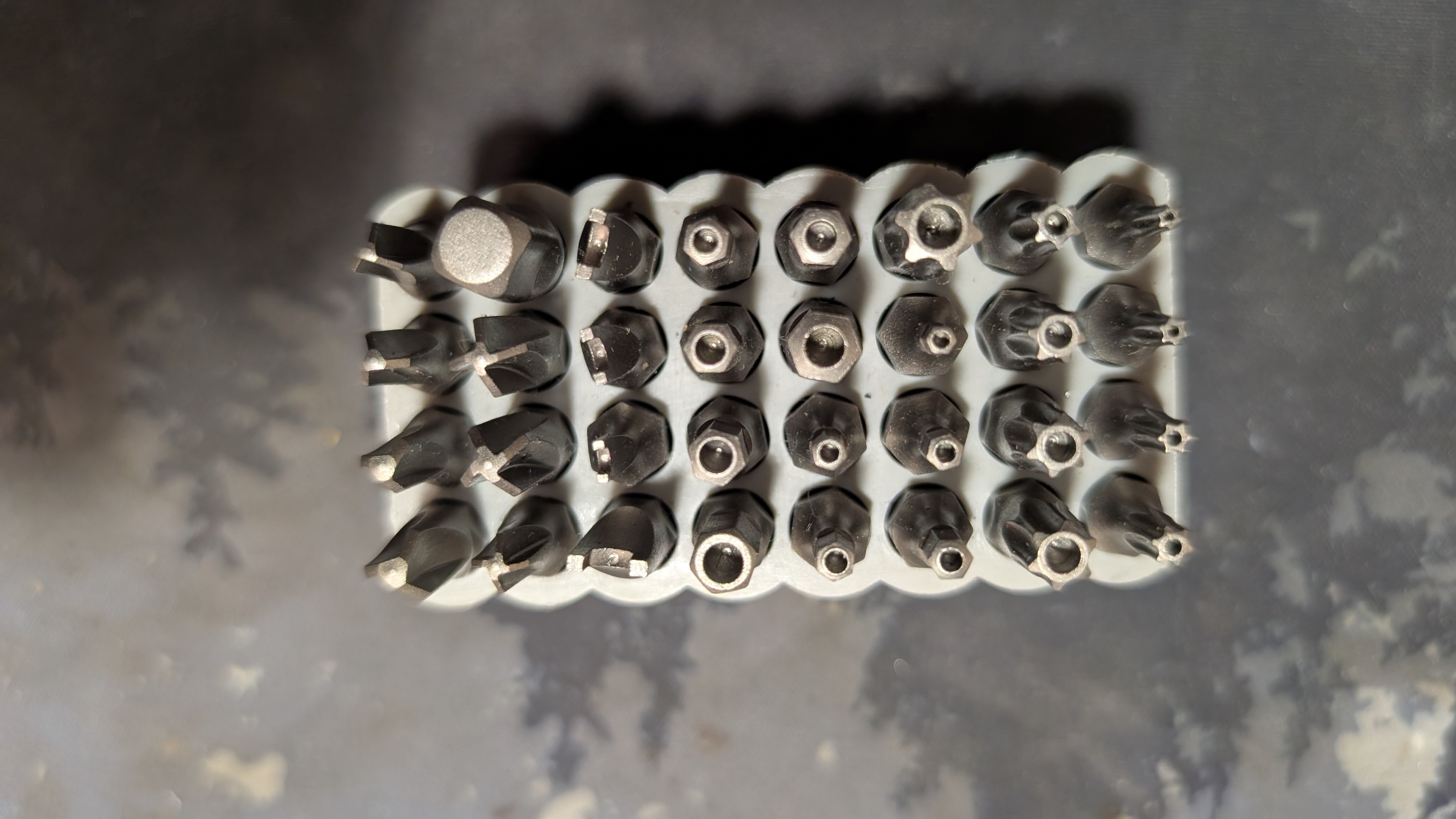 Klein Tools 32510 Magnetic Multibit Screwdriver - photo 2