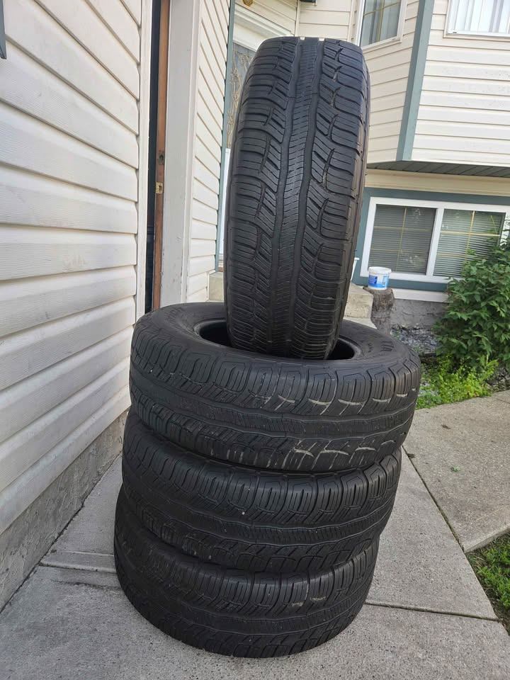Set of 4 BFGoodrich Advantage T/A Tires