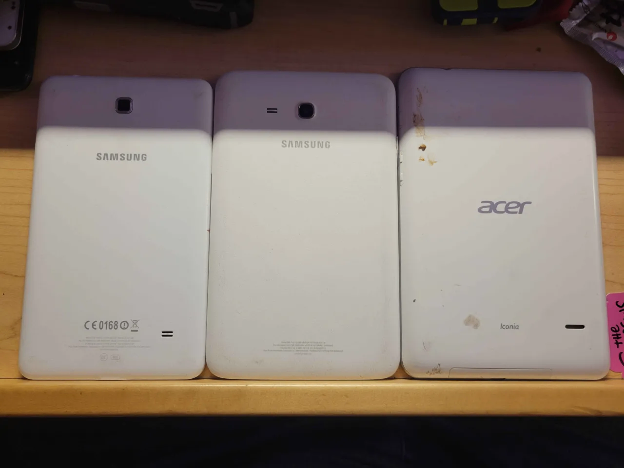 Tablet lot, lot of 2 Samsung and 1 Acer, for parts or repair - photo 2