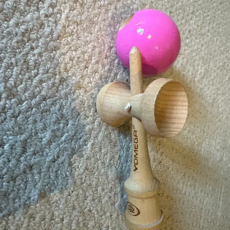 Yomega Kendama Pink Ball