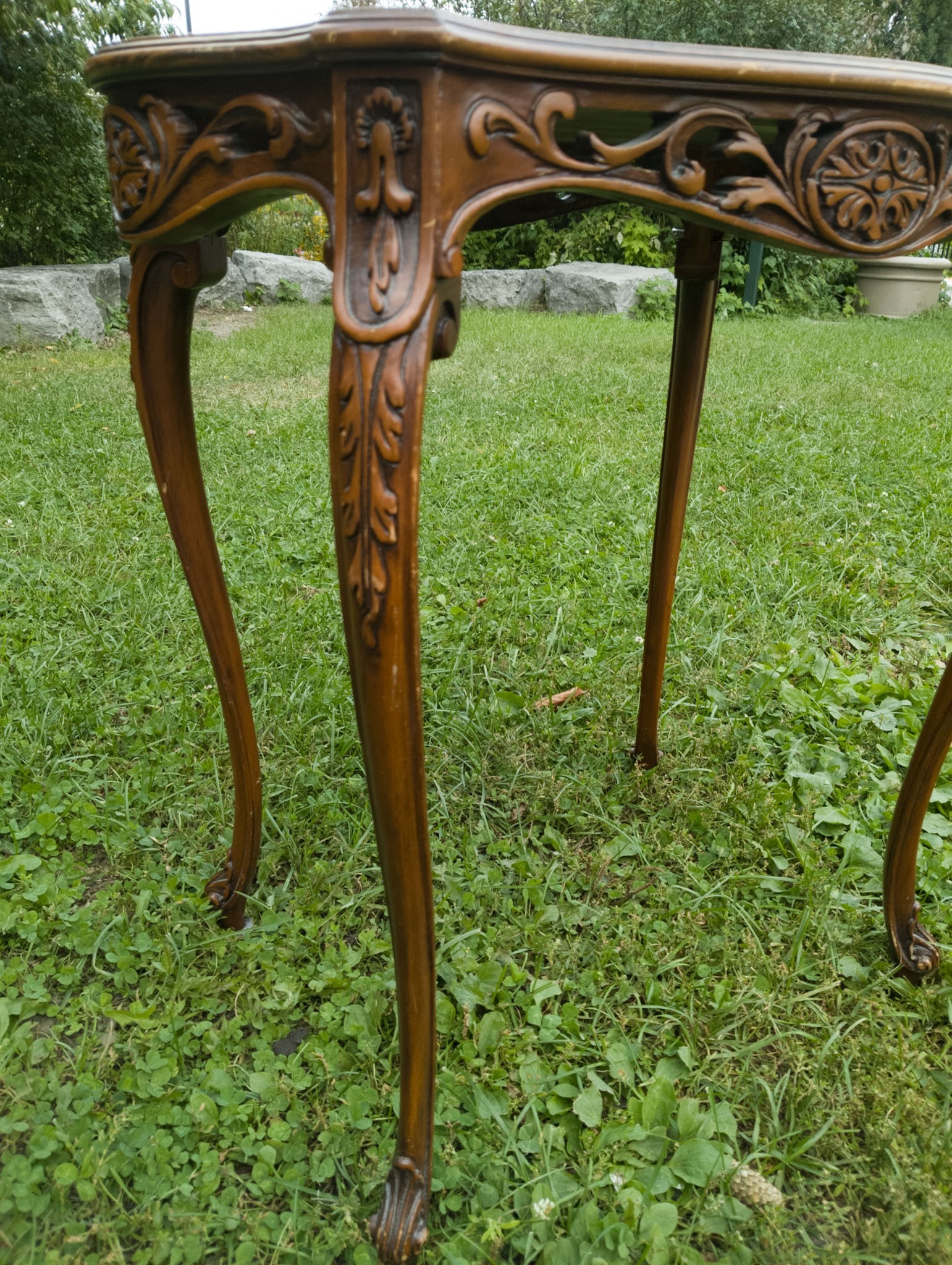 Late 19th Century French Louis XV Style Carved Side Table - photo 4