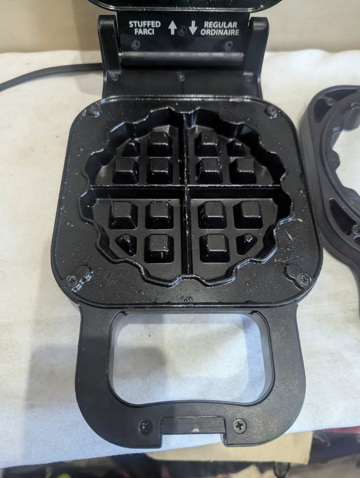 Salton STUFFED Waffle Maker Makes 2 Inch Thick Belgian Waffles - photo 3