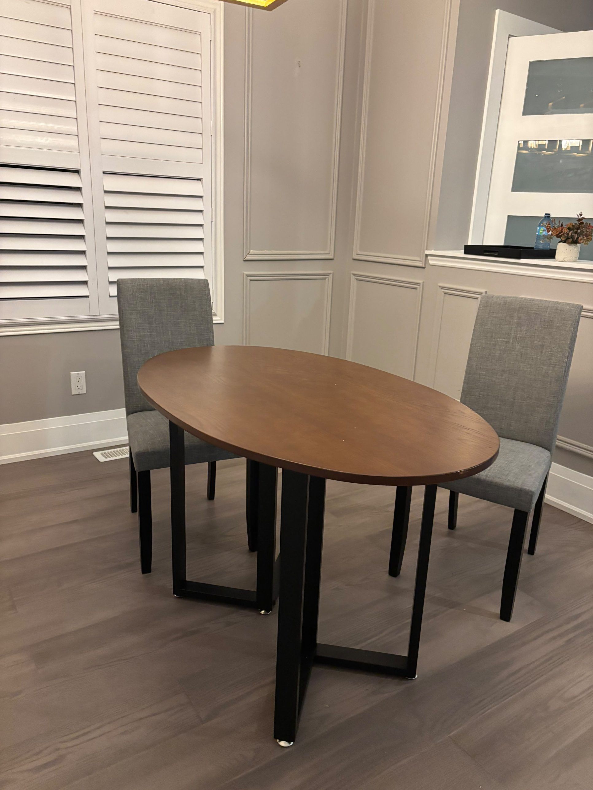 Round Walnut Dining Table + 2 Grey Chairs - Modern Set - photo 2