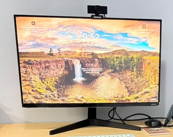 Samsung 27-inch Screen LED-Lit Monitor with Eye-Saver Mode