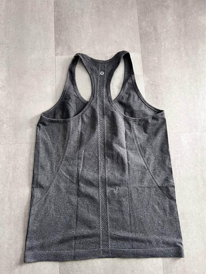 Lululemon size 10 - photo 3
