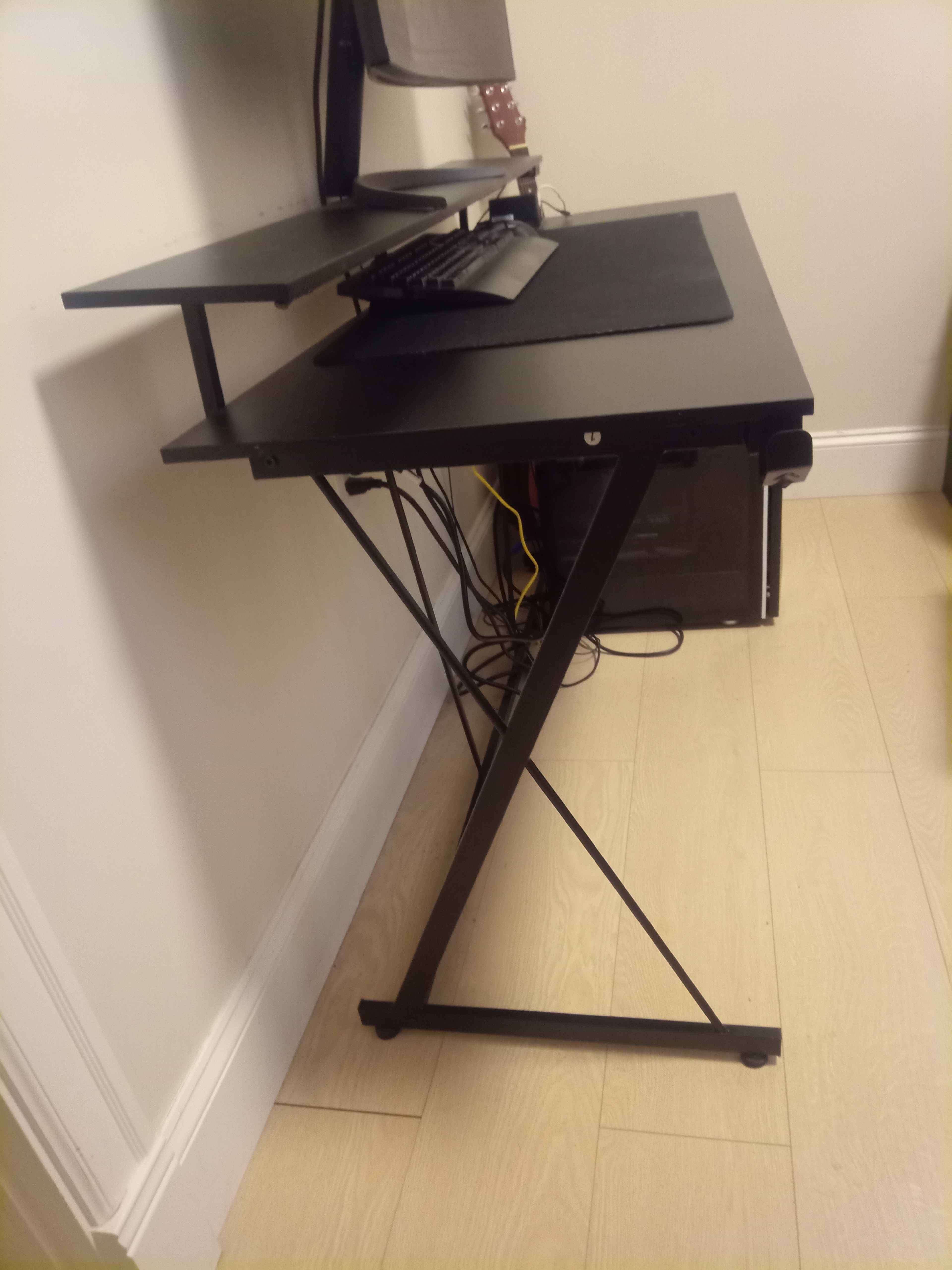 PC desk - photo 2