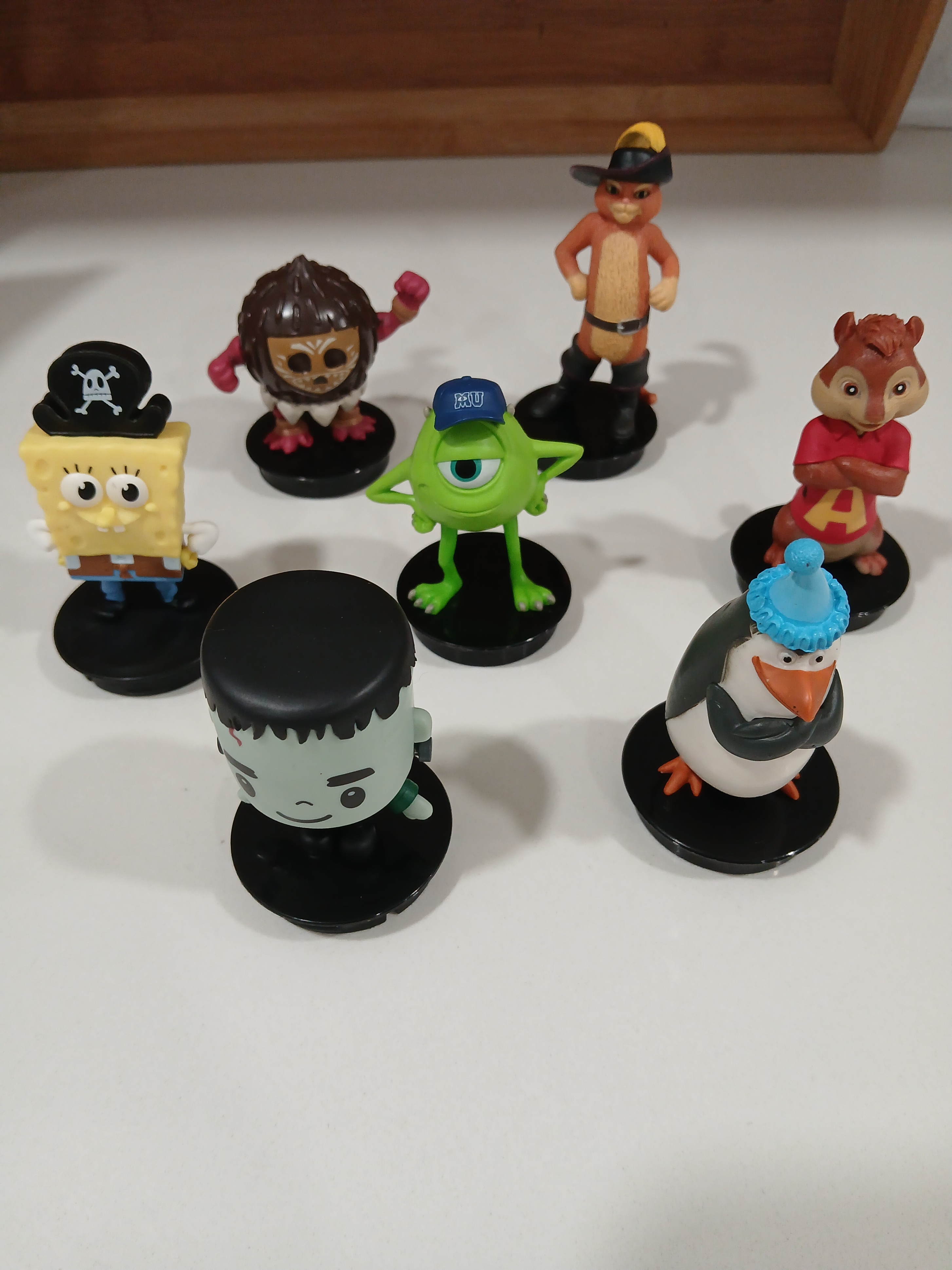 Cinaplex Collector Toys & Kinder Surprise Classic Cars - photo 2