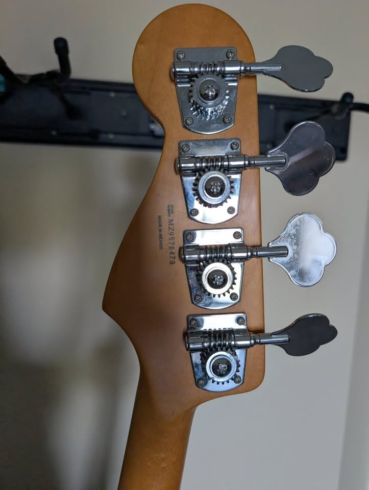 Fender Jazz Bass (MIM 2009) - photo 4