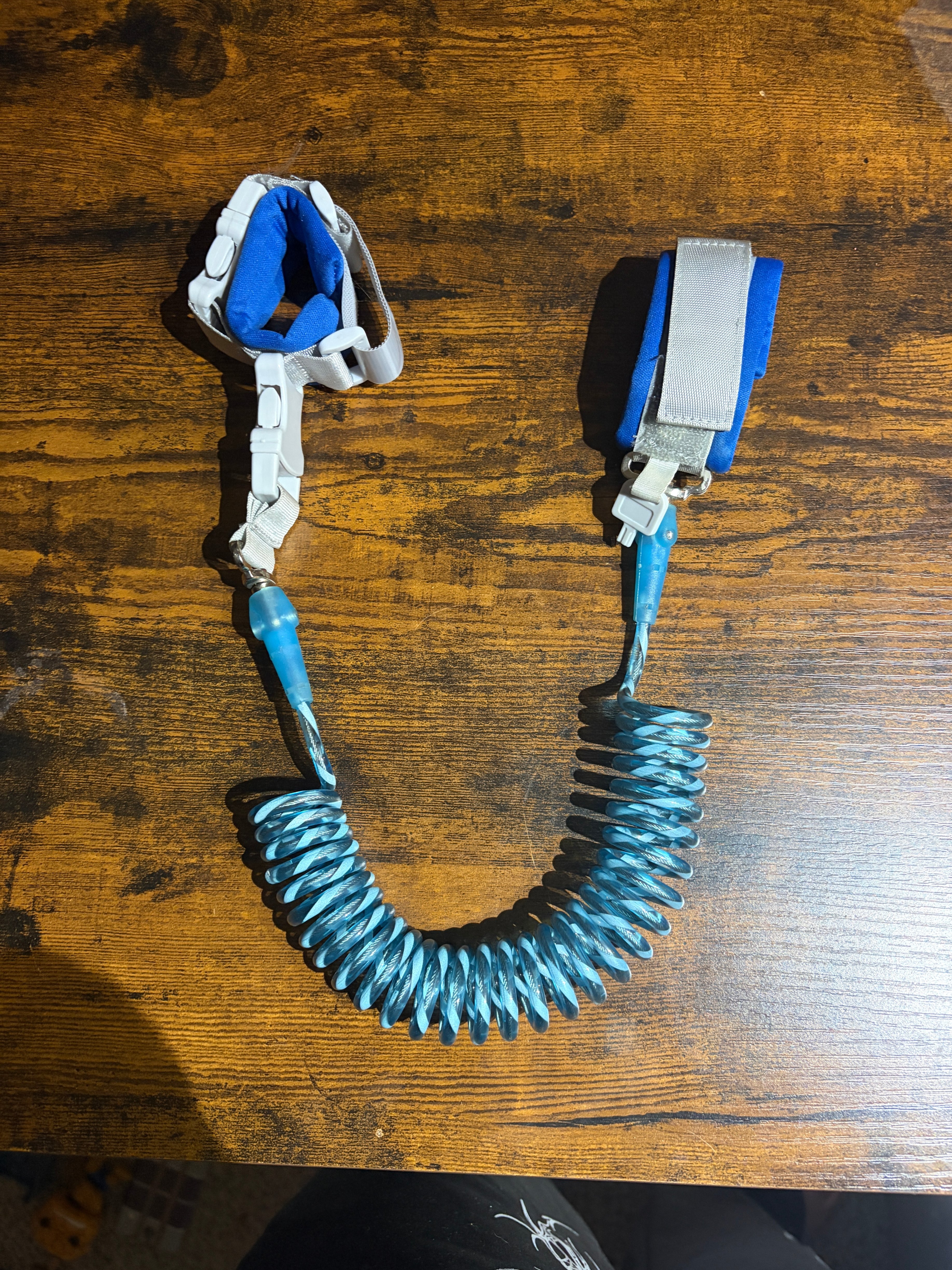 Child safety anti-lost wrist link
