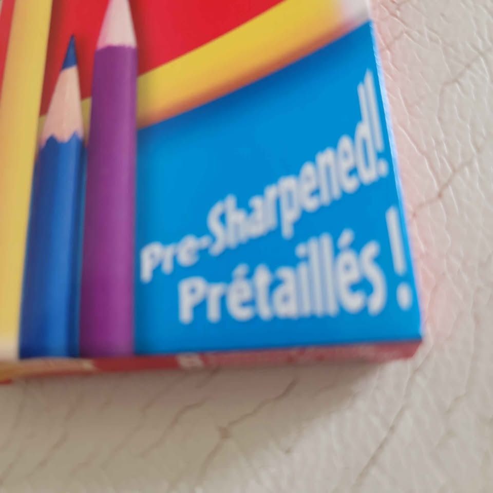 vintage box of 8 Laurentien coloured pencils featuring - photo 3