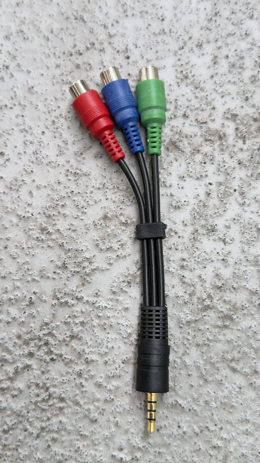 3.5mm to Component Video Adapter – Green/Blue/Red RCA Female - photo 2