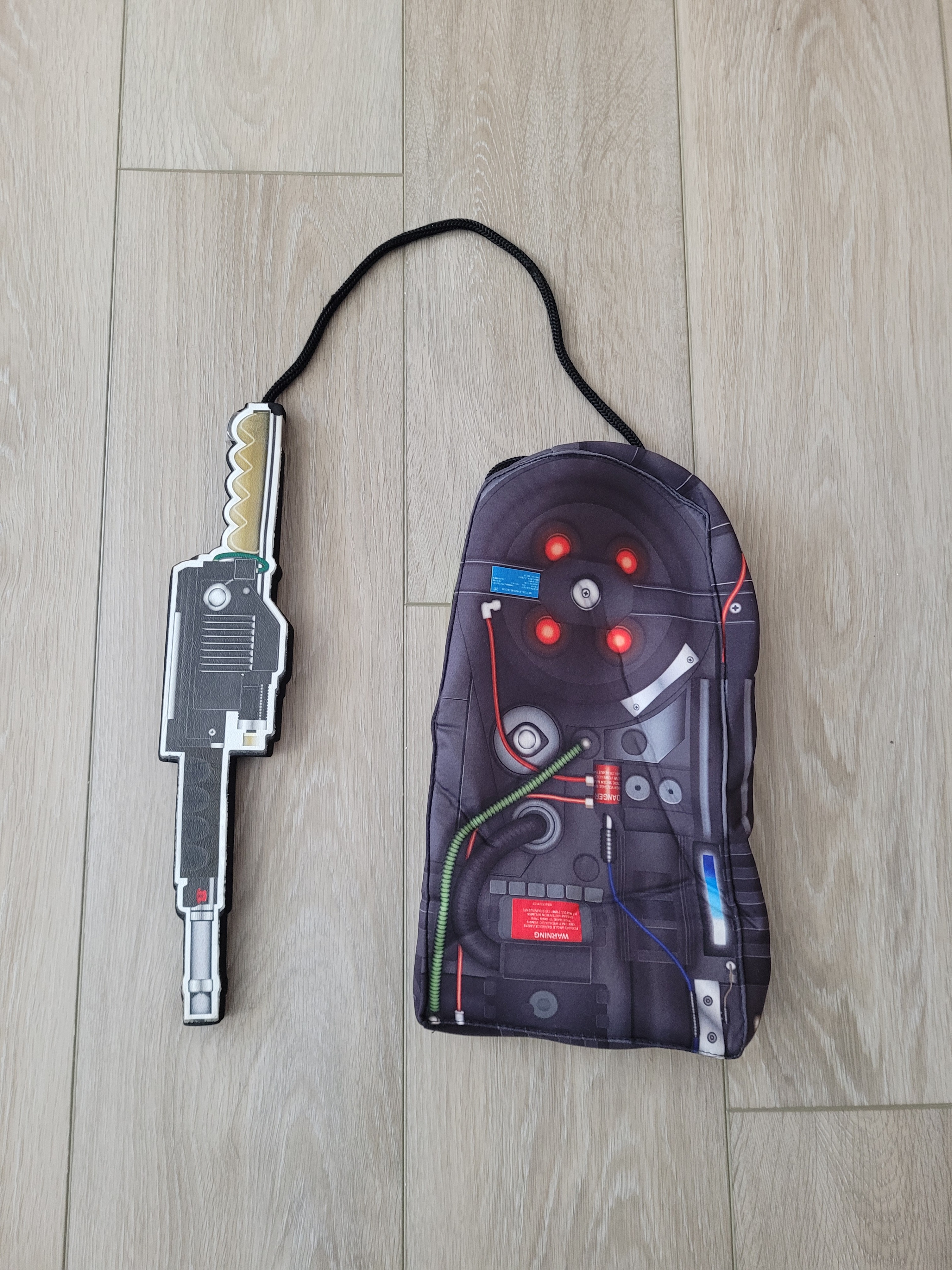 Kids Ghostbusters Costume with Proton Pack & Toy Blaster - photo 3