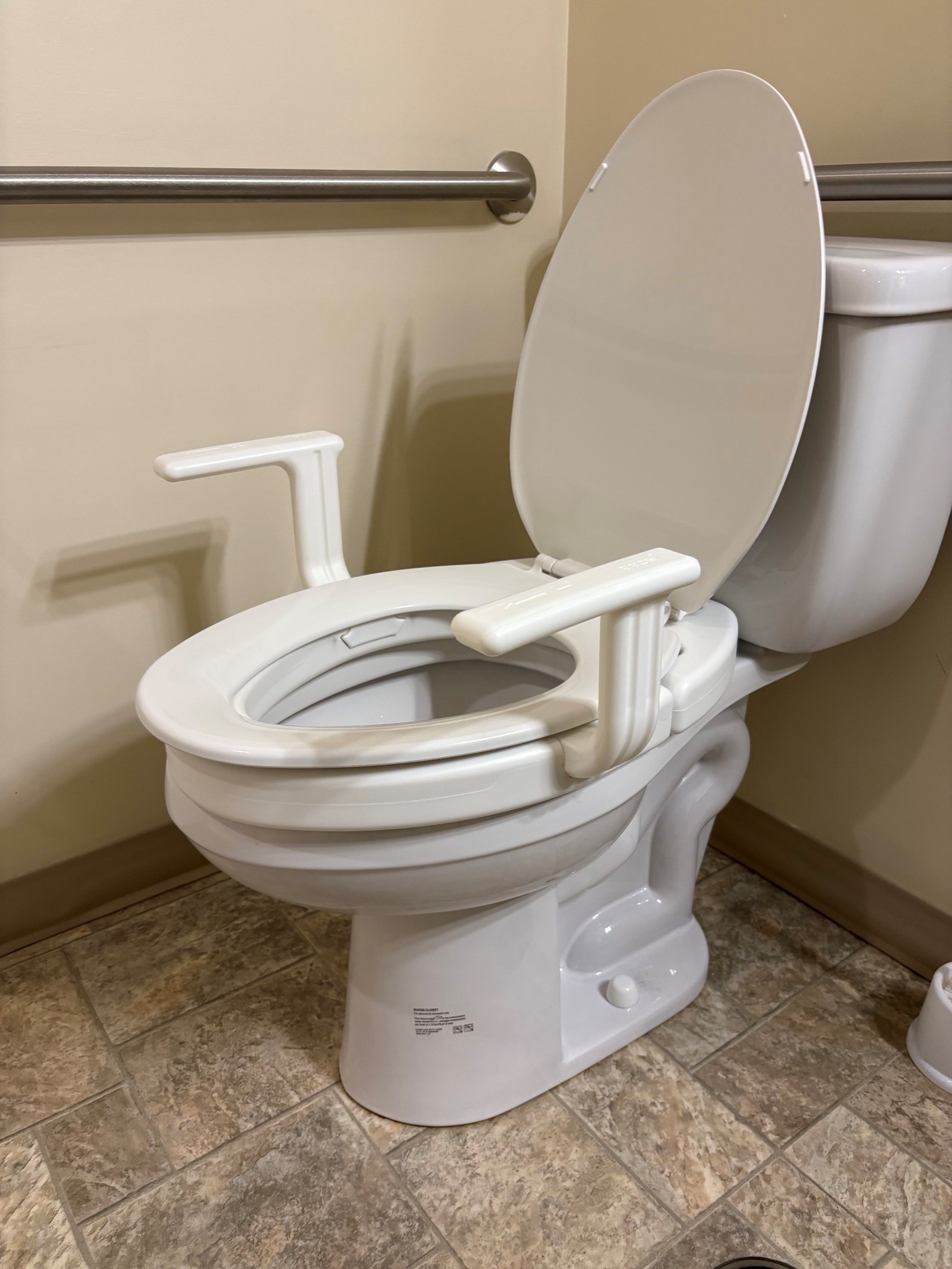 RAISED TOILET SEAT WITH HANDLES
