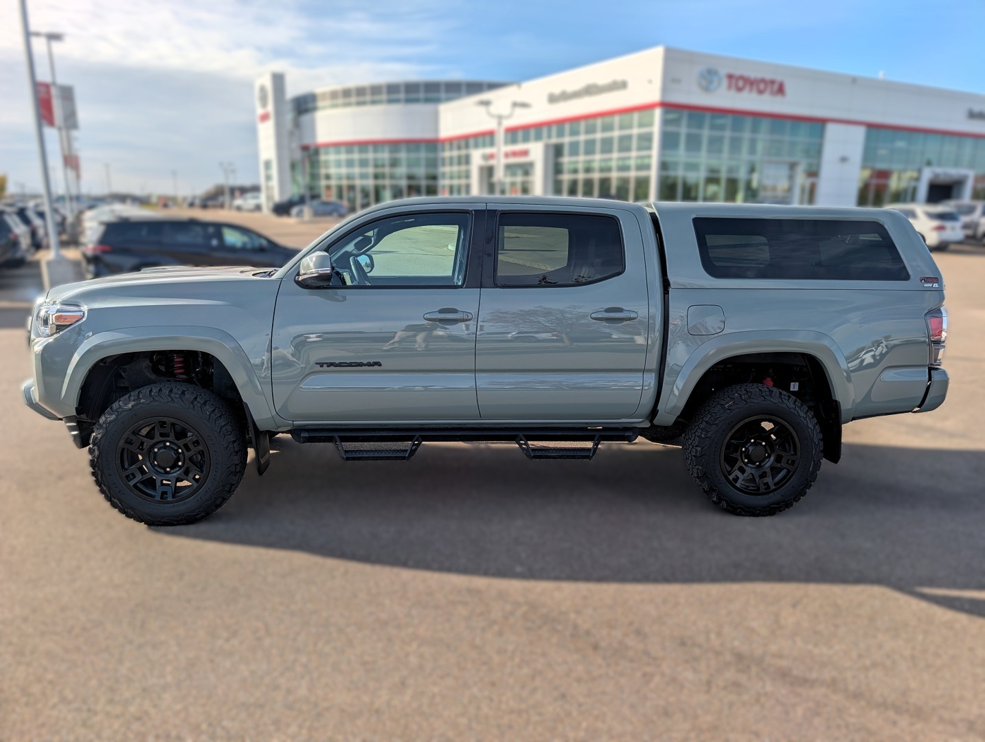 2023 Toyota Tacoma TRD Sport M/T - photo 2