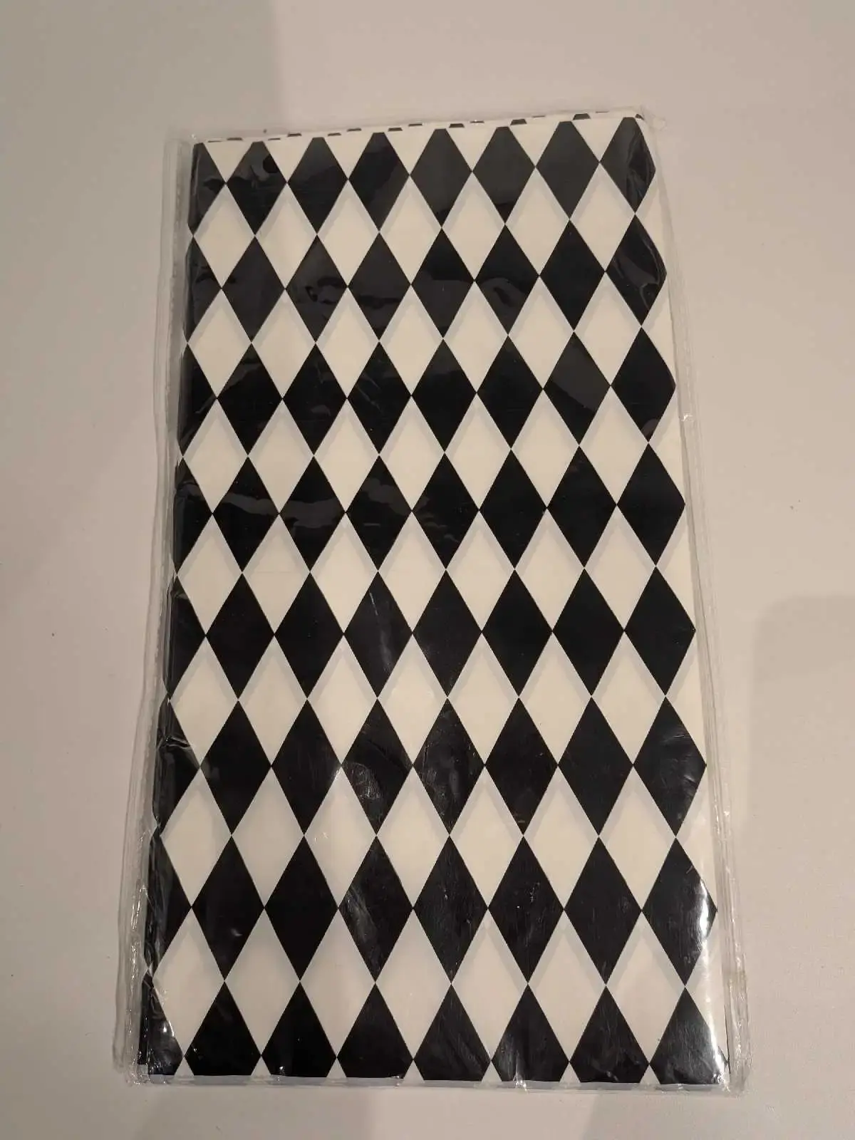 3 Pcs Harlequin Checkered Tablecloths - photo 3