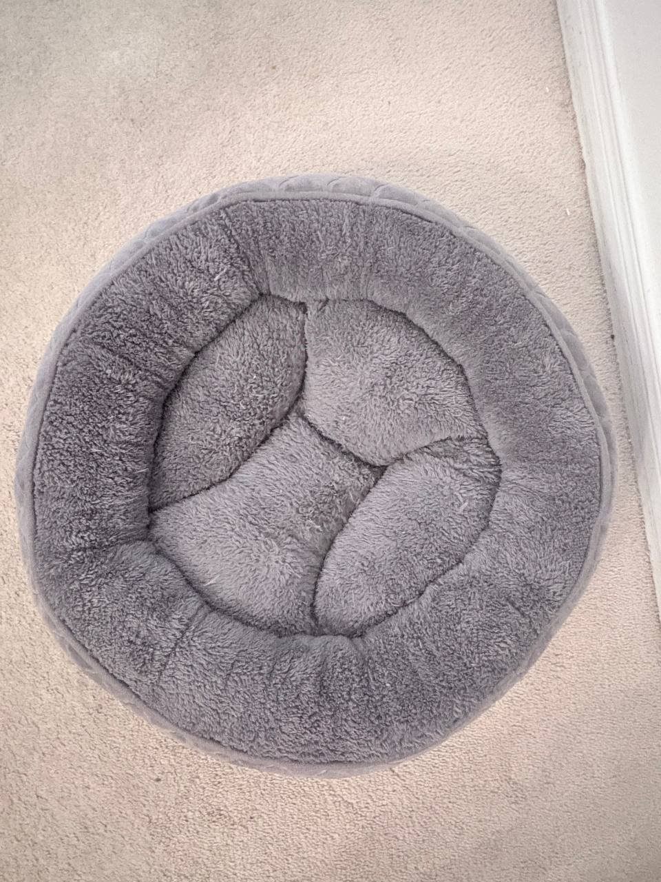 Round Plush Pet Bed – Grey Donut Cuddler - photo 3
