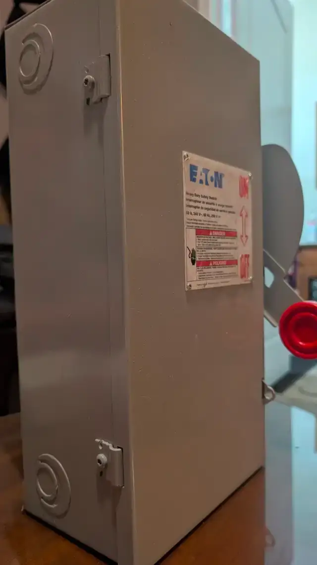 Eaton Cutler-Hammer 60A Safety Disconnect Switch (1HD322N) - photo 5