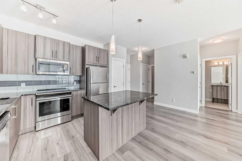 2 Beds 2 Baths Apartment - photo 2