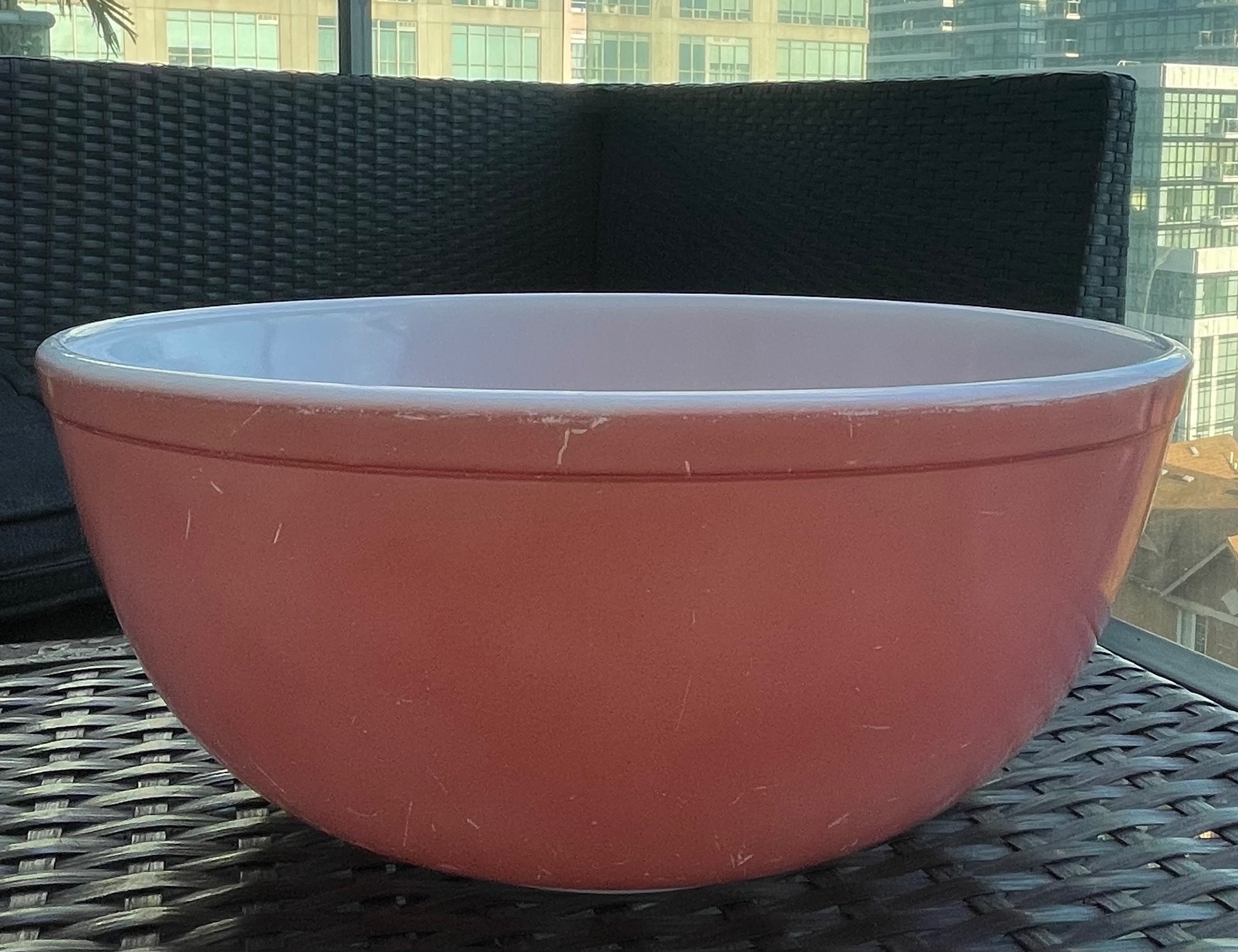 Vintage Flamingo Pink Pyrex Large 4-Quart Mixing Bowl (Coral) - photo 4