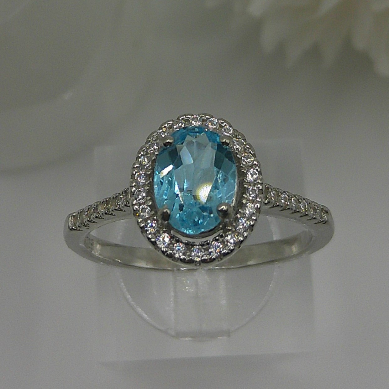 Blue Topaz & Cubic Zirconia Ring (Size 8)