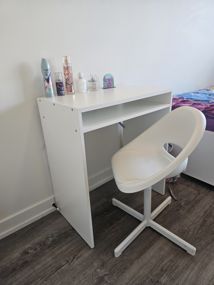 Desk + Junior chair (shell +swivel) - photo 2