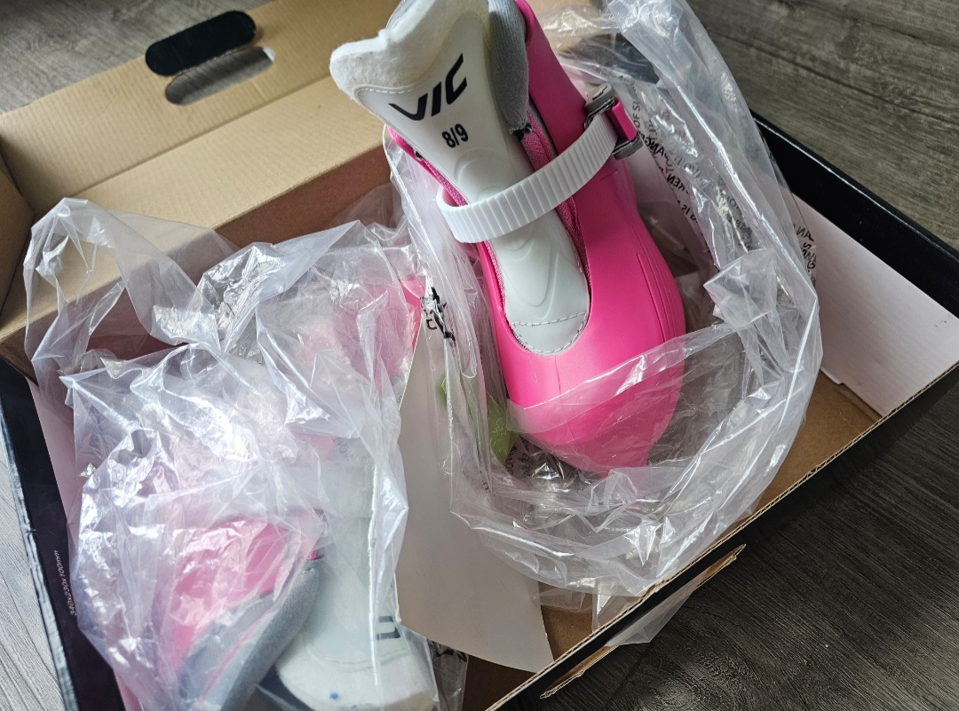 Ice Skates, Youth, Pink,  Size 8/9, almost new - photo 2