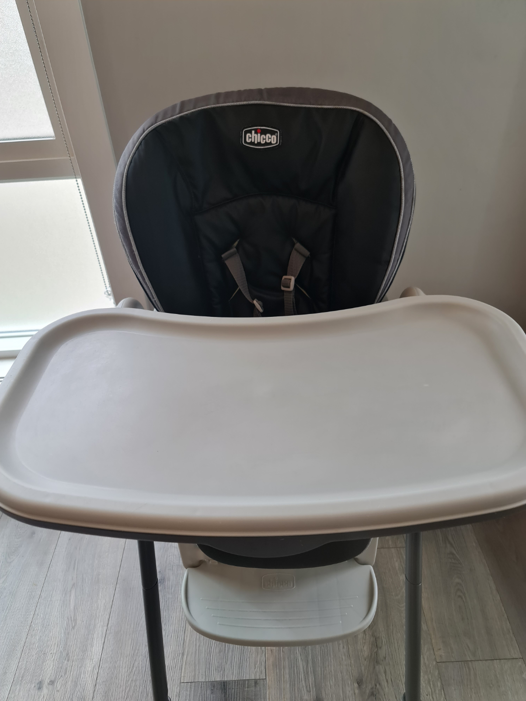 Chicco Highchair with Adjustable Footrest.