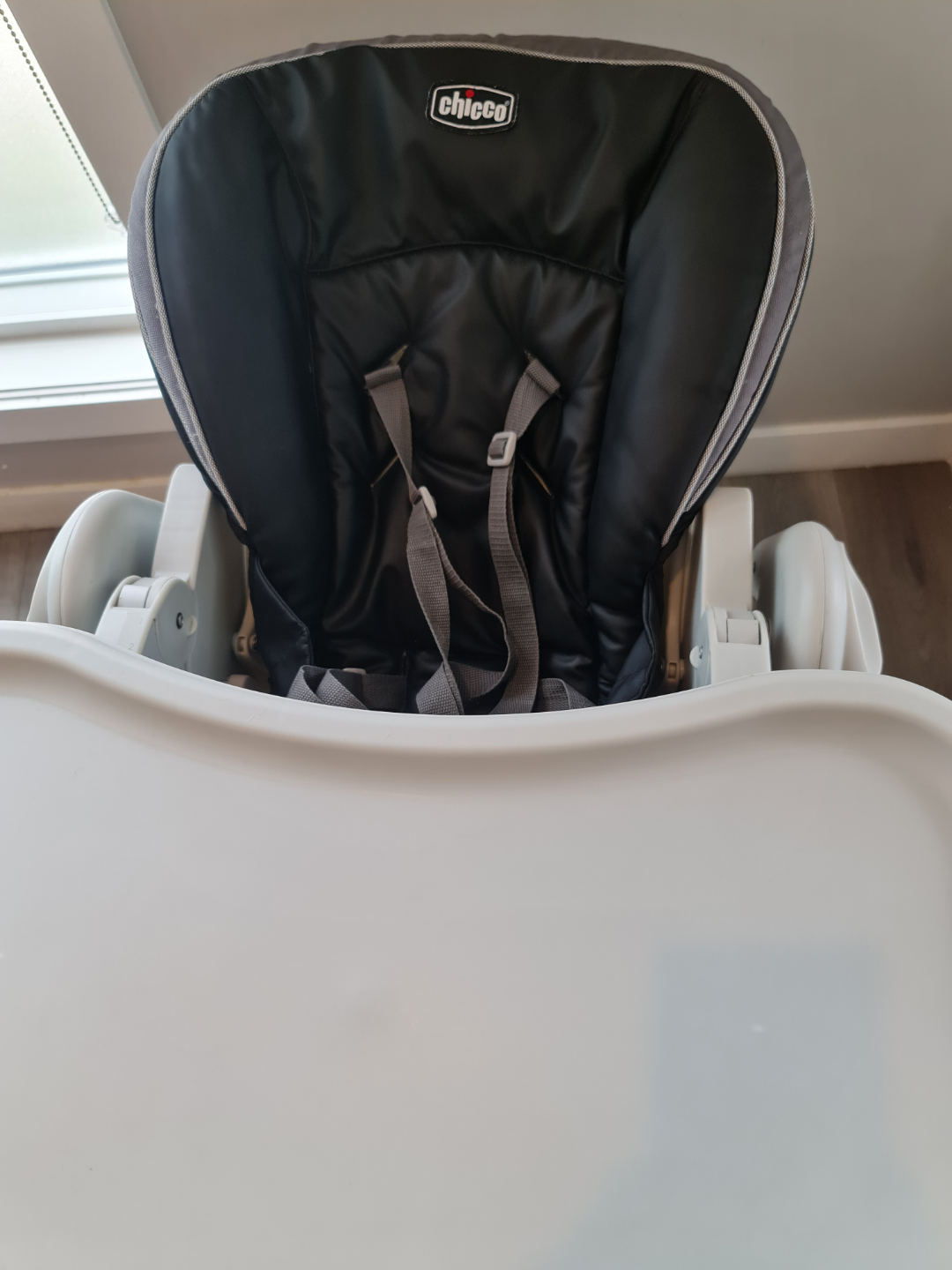 Chicco Highchair with Adjustable Footrest. - photo 3