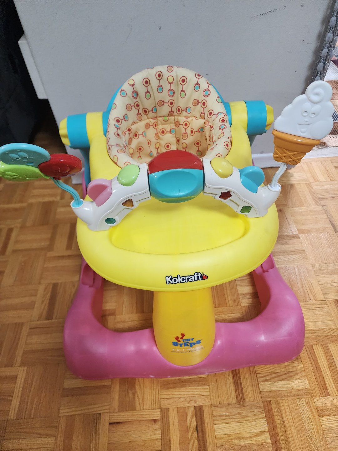Kolcraft Tiny Steps Baby Walker