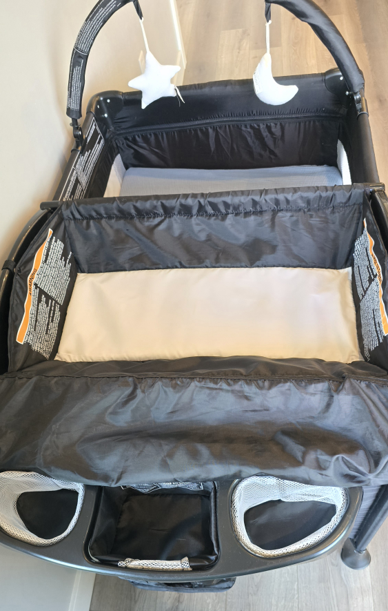 Play & Go Playard with waterproof mattress and mattress cover. - photo 5