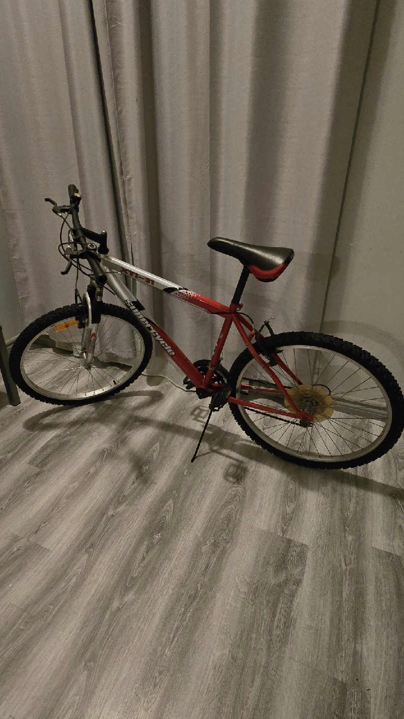 26" Lightweight Mountain Bike - Excellent Condition