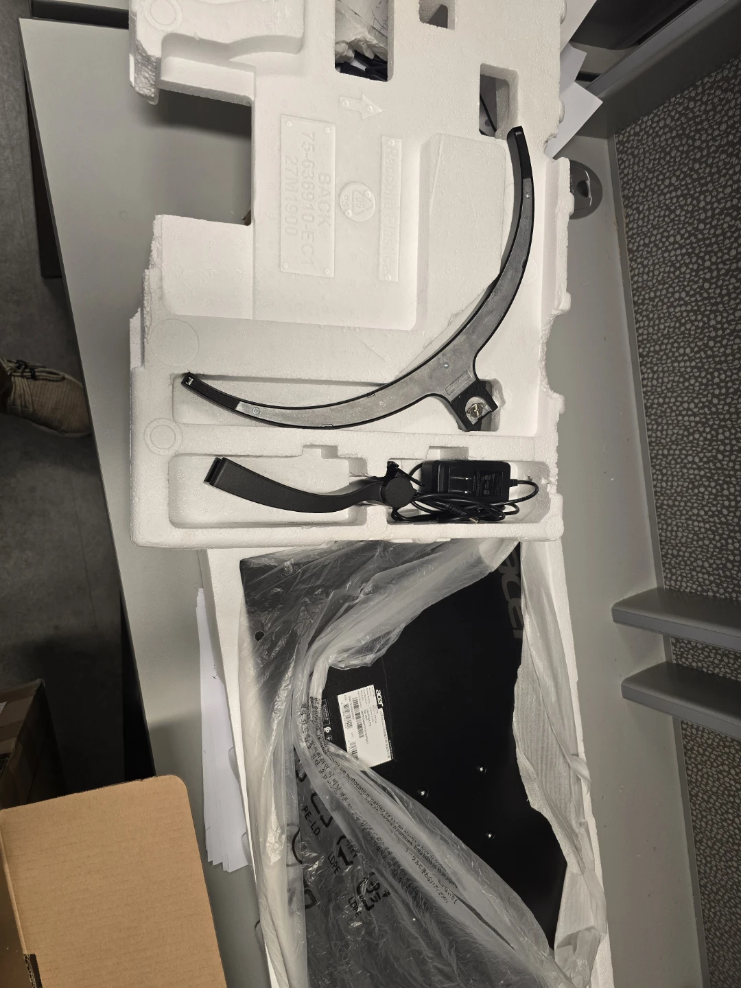 Acer ED273 27-inch Full HD Monitor - Like New! - photo 3