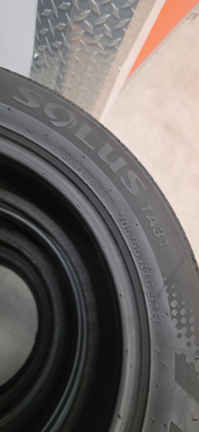 Kumho Solus TA31 Tires - 205/55R16 - photo 2