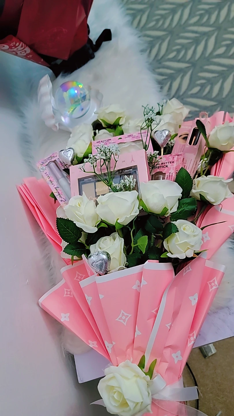 Makeup Bouquet - Marie Claire, L.A. Girl, and more - photo 3