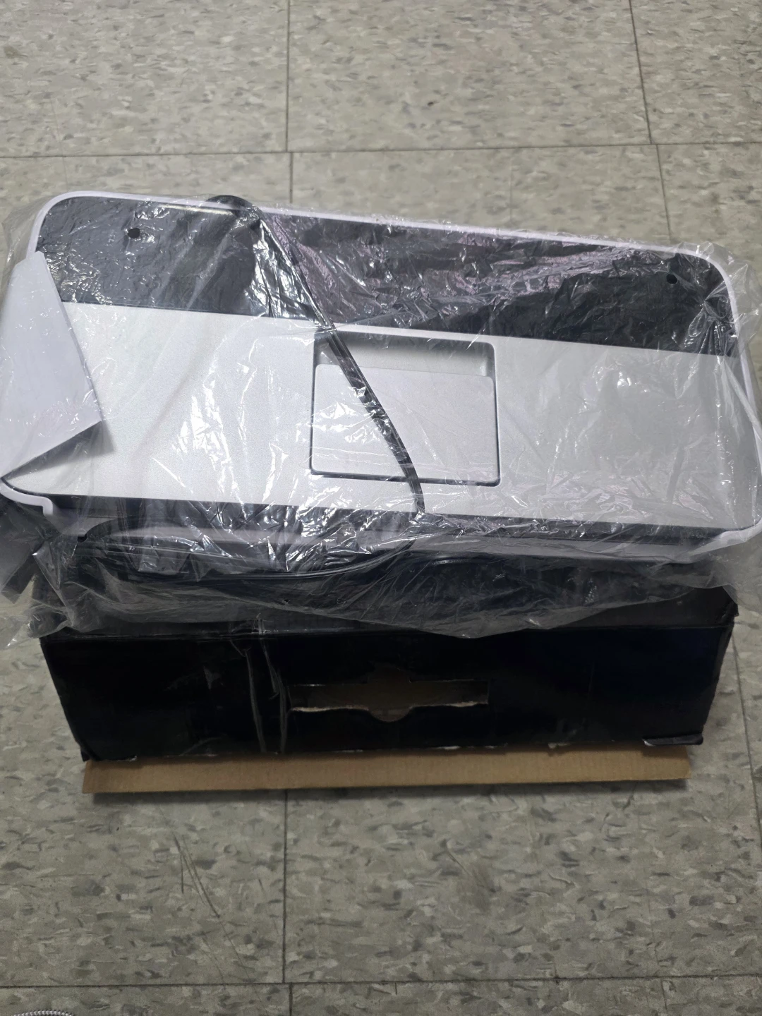New Vacuum Sealer Machine with Bags and Hose - photo 2