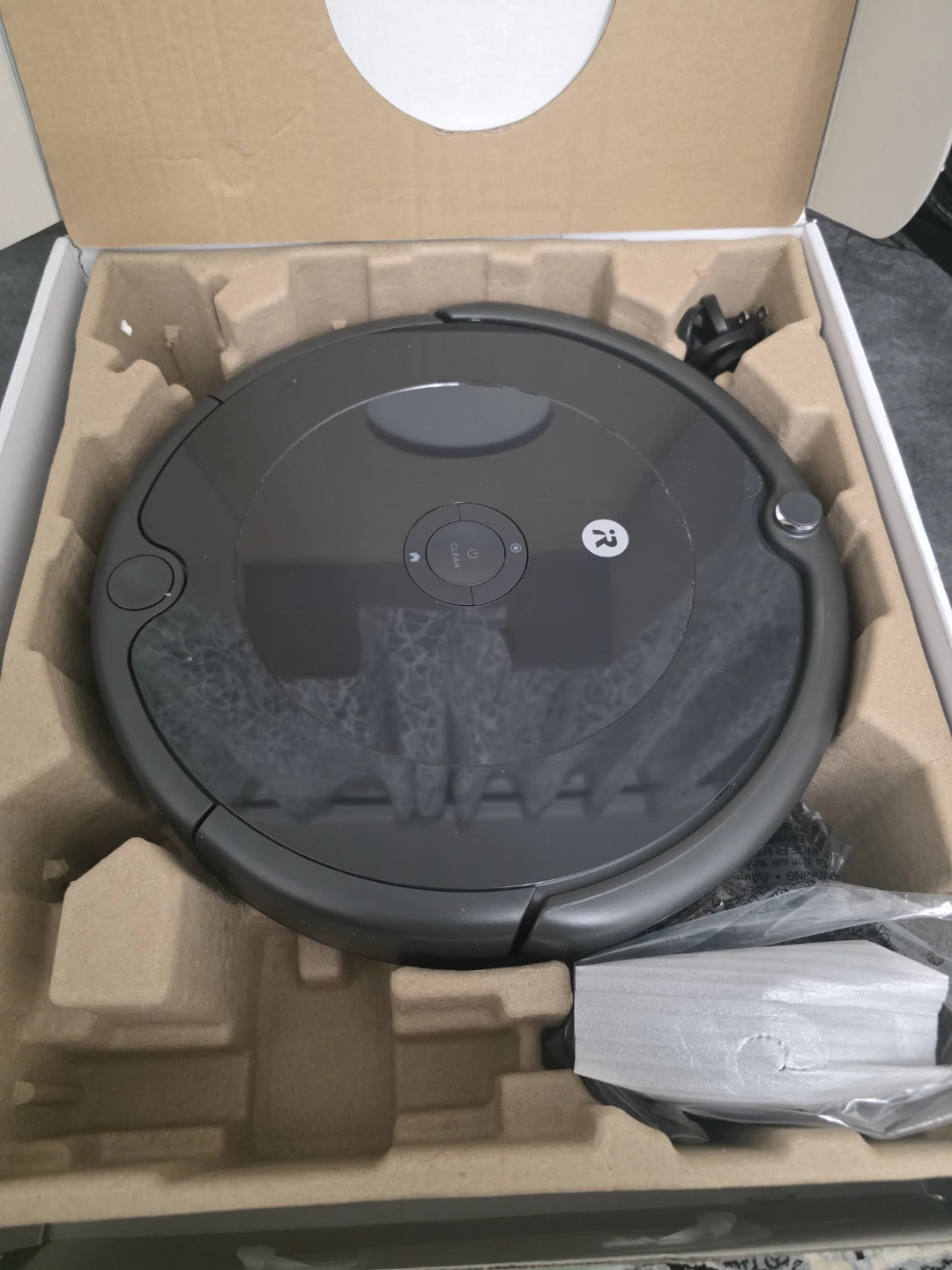 ​iRobot Roomba 692 Robot Vacuum - Wi-Fi Connected - photo 3