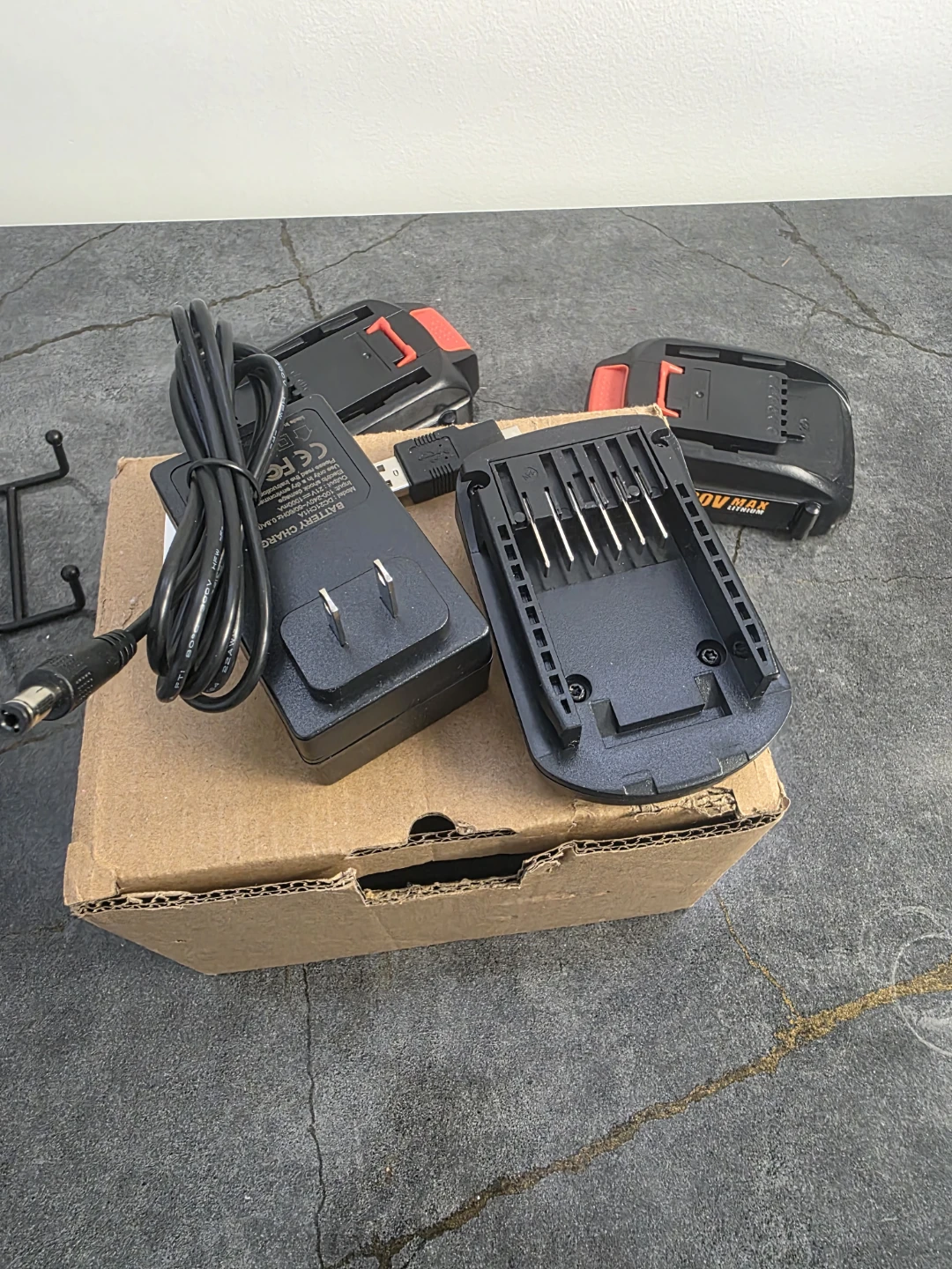 2x 20V Lithium-ion Batteries & Charger - photo 3