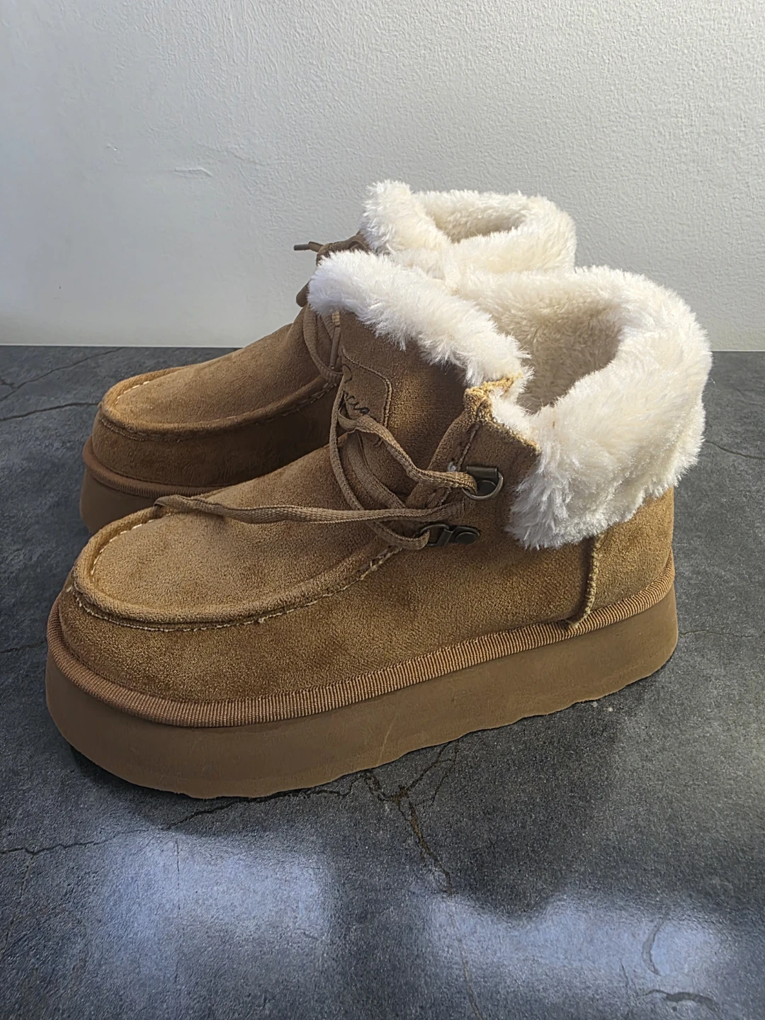 Bacia Women's Tan Suede Fur Lined Booties Size 6.5 - photo 2