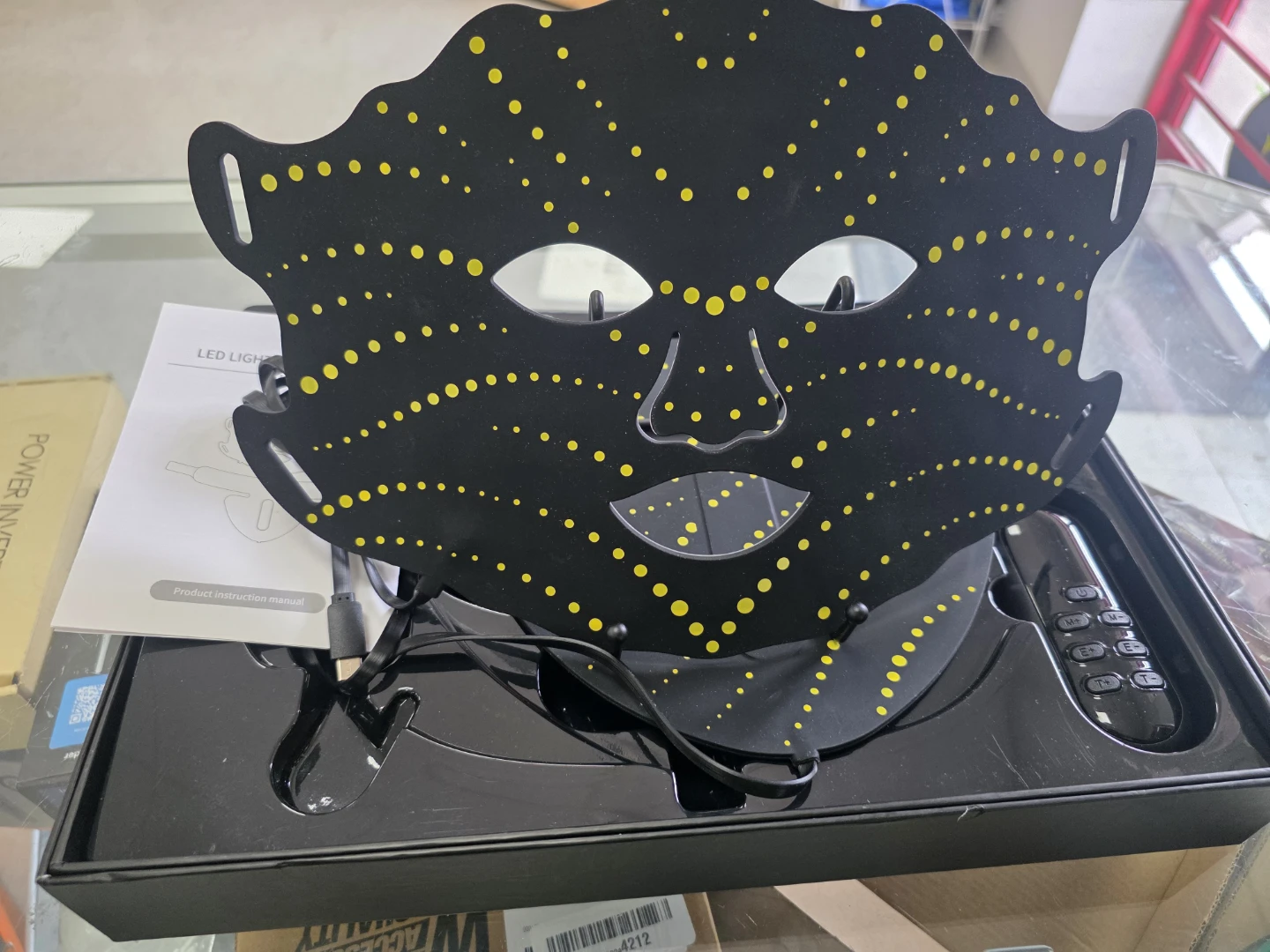 LED Light Therapy Mask - photo 2