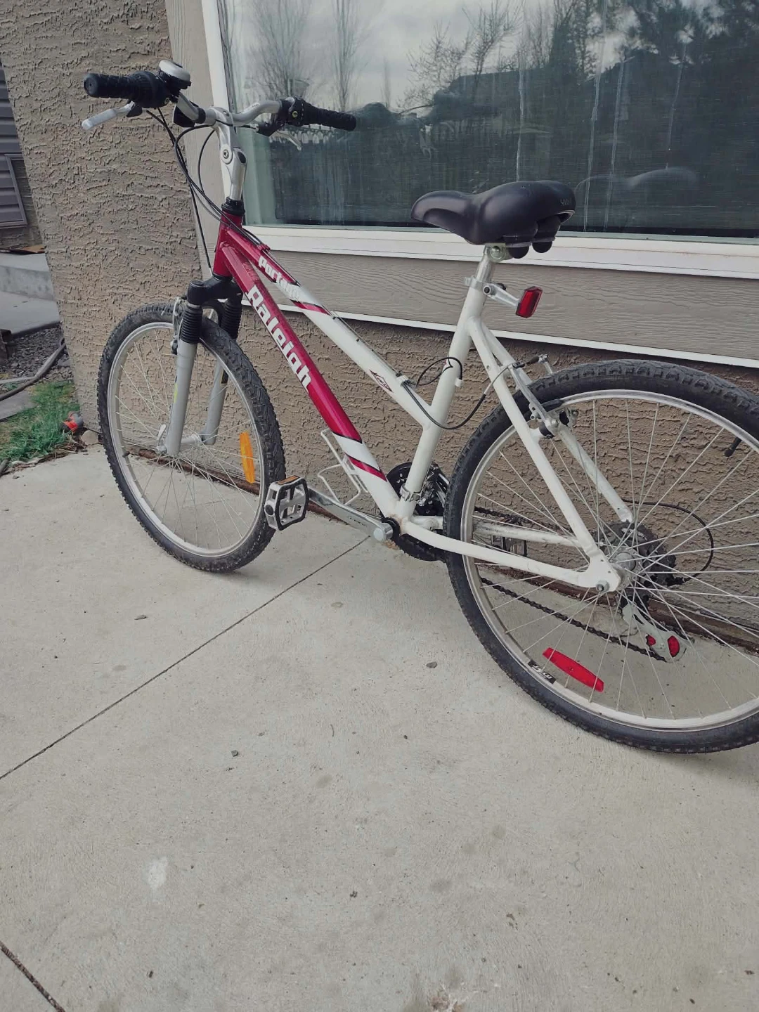 🚲 Mountain Bike / Adult Bicycle – Good Condition – $120 OBO