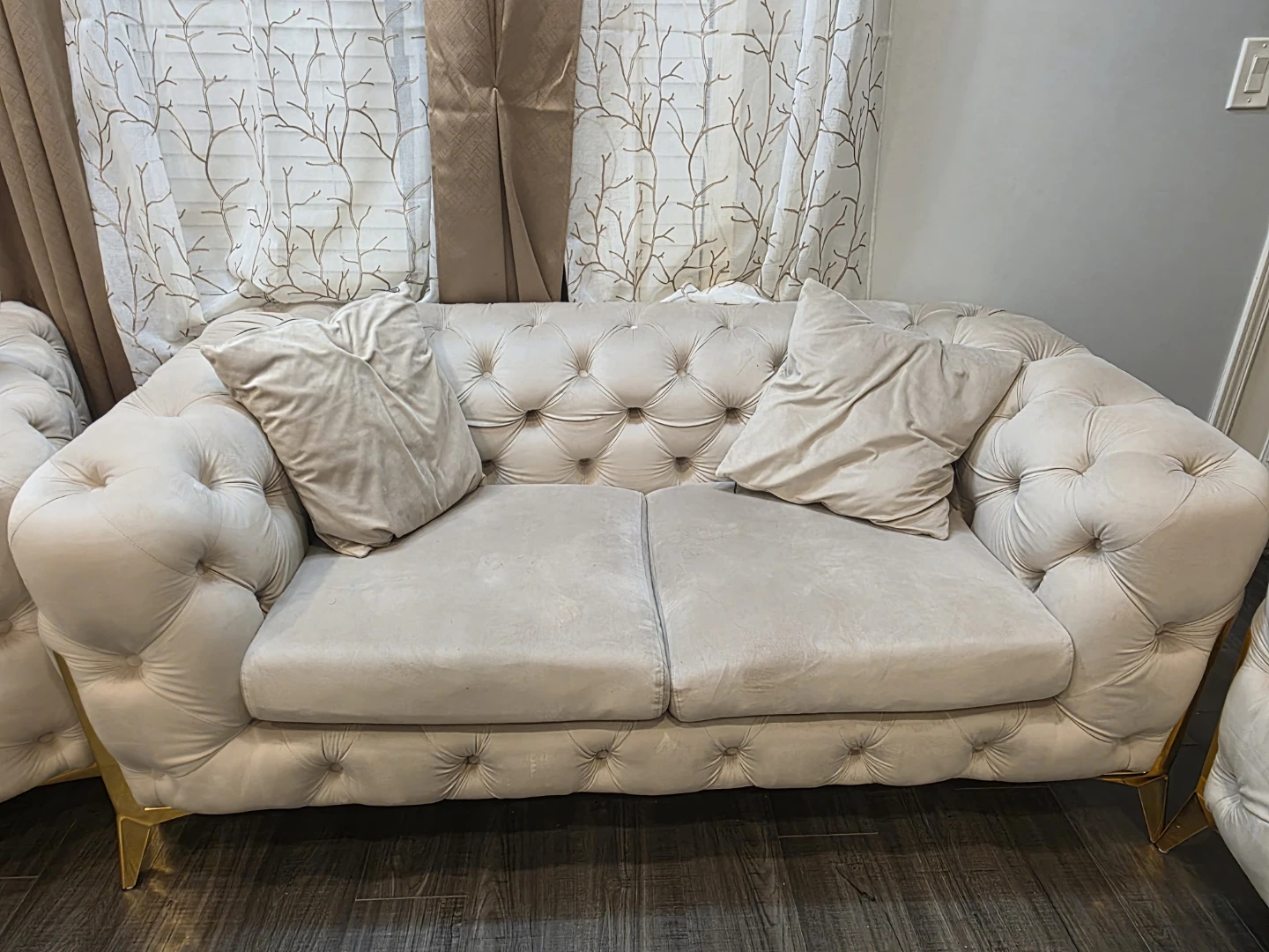 Chesterfield Tufted Sofa with Throw Pillows