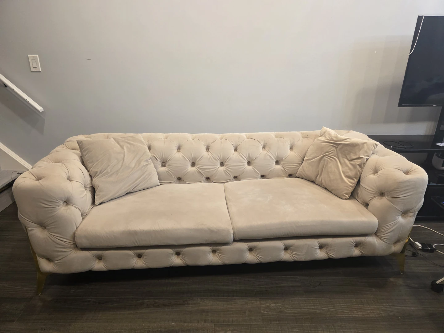 Chesterfield Tufted Sofa with Throw Pillows - photo 3