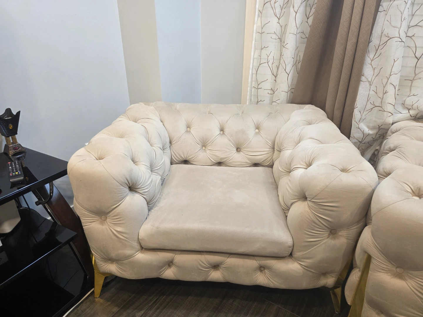 Chesterfield Tufted Sofa with Throw Pillows - photo 4