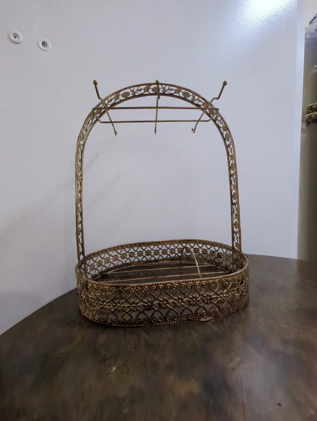 Ornate Gold Tone Mug Holder Stand
