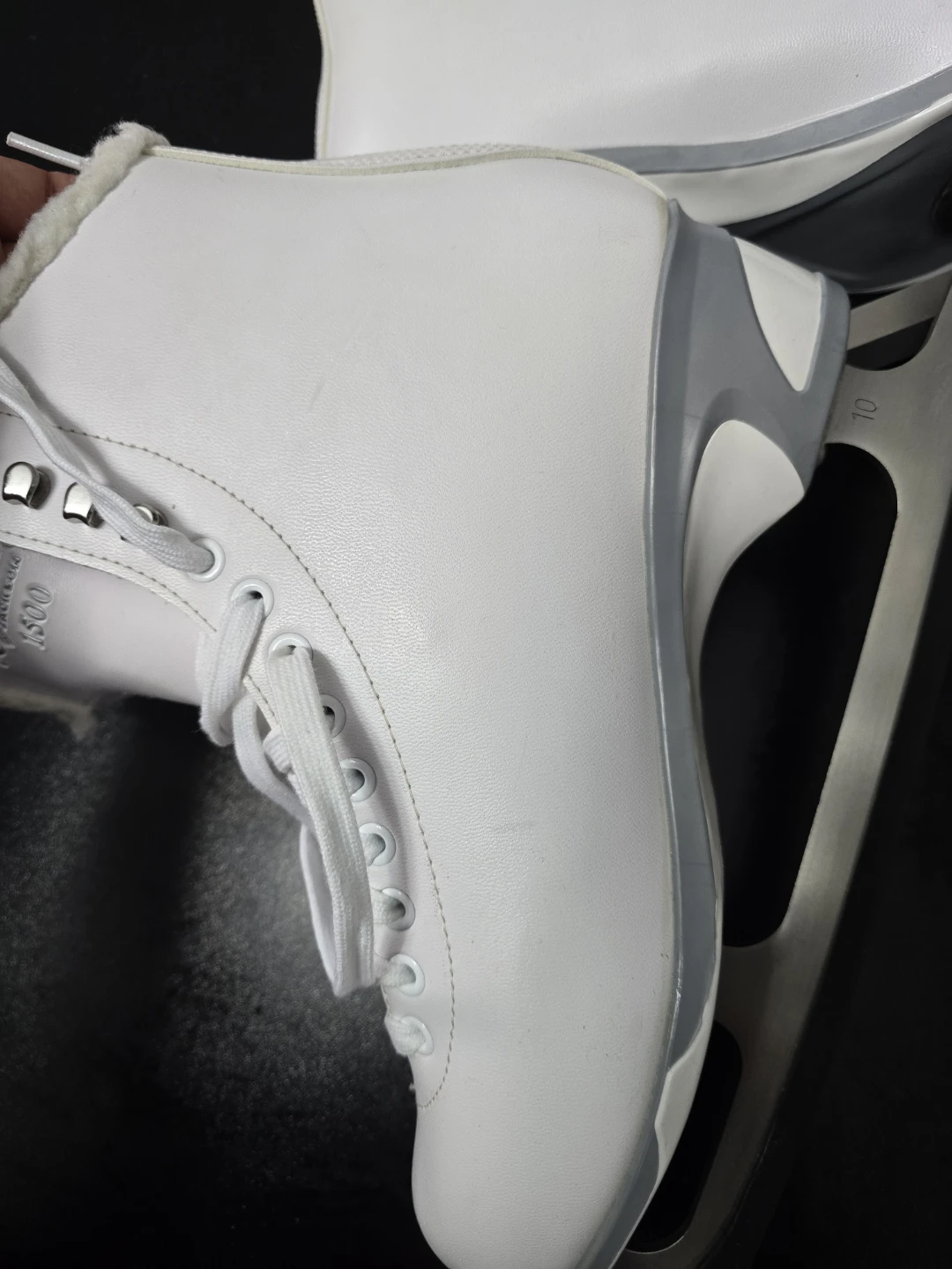 White Figure Skates - Size 10 - photo 4