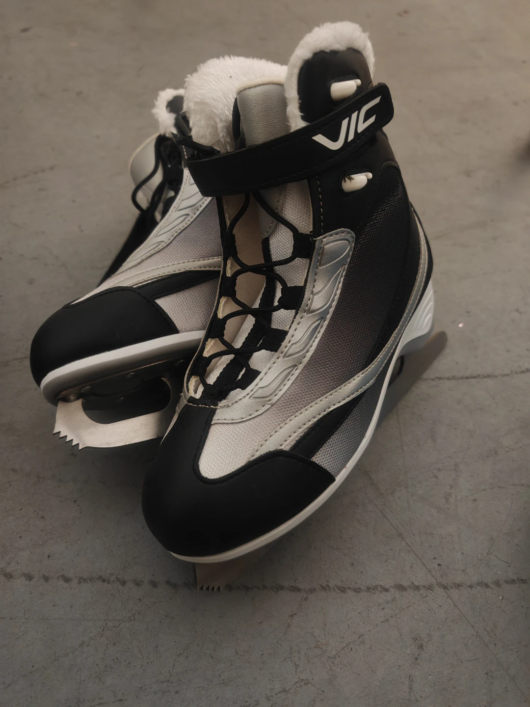 VIC Motion Recreational Ice Skates Women's - photo 3