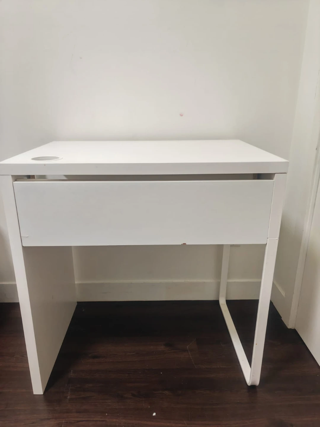 IKEA MICKE Desk + IKEA Swivel Chair – Excellent Condition